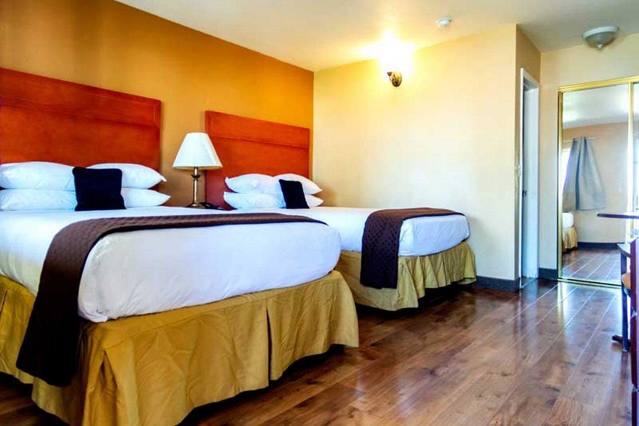 Red Lion Inn & Suites Cathedral City Palm Springs 外观 照片