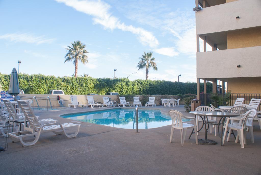 Red Lion Inn & Suites Cathedral City Palm Springs 外观 照片