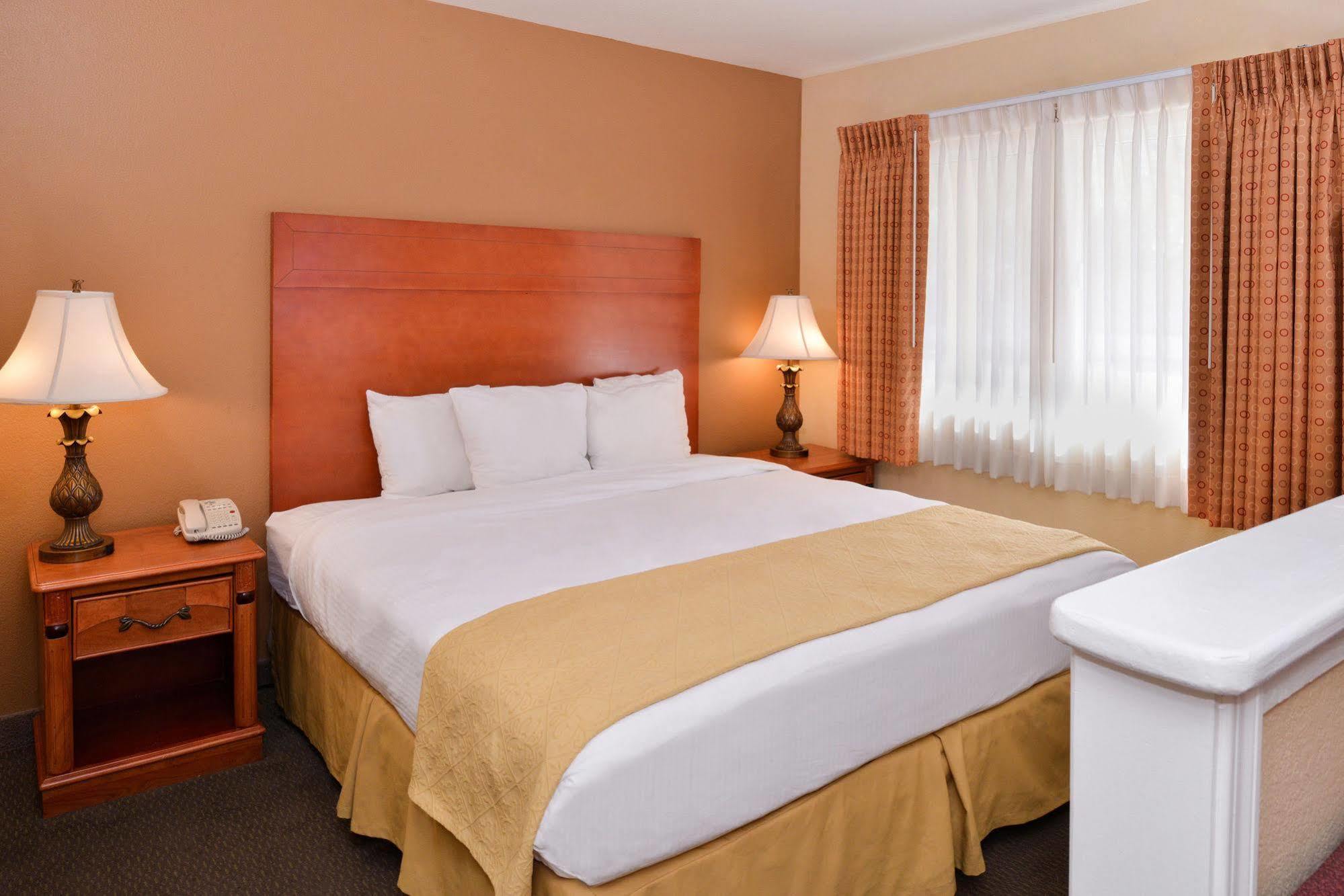 Red Lion Inn & Suites Cathedral City Palm Springs 外观 照片