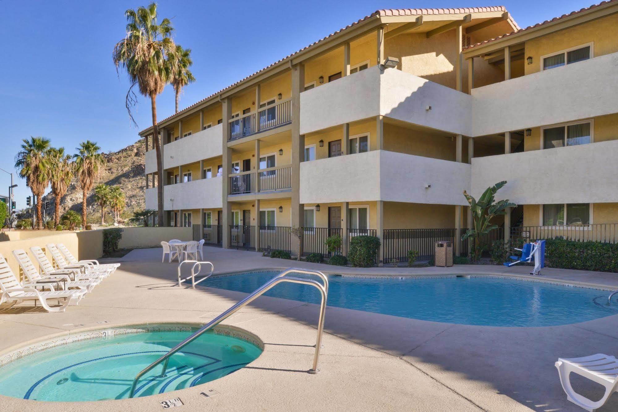 Red Lion Inn & Suites Cathedral City Palm Springs 外观 照片
